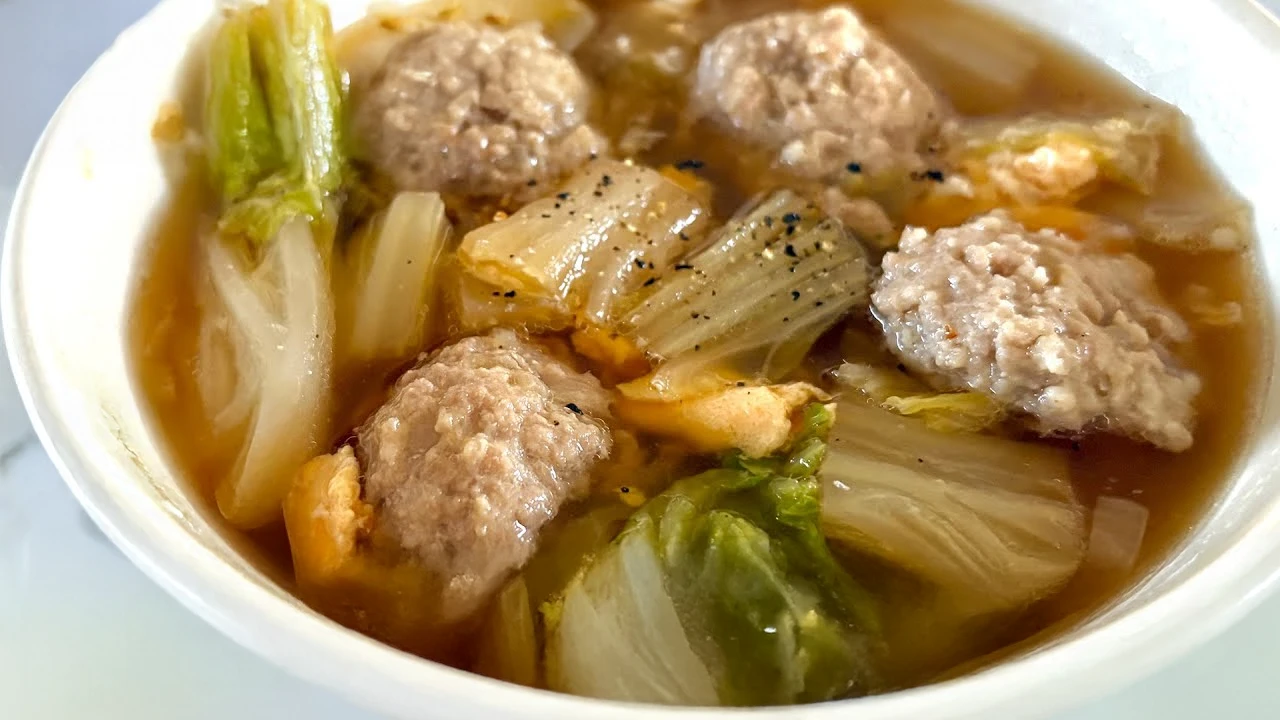 冬の定番！簡単＆ヘルシー！肉だんごと白菜のあったかスープレシピ