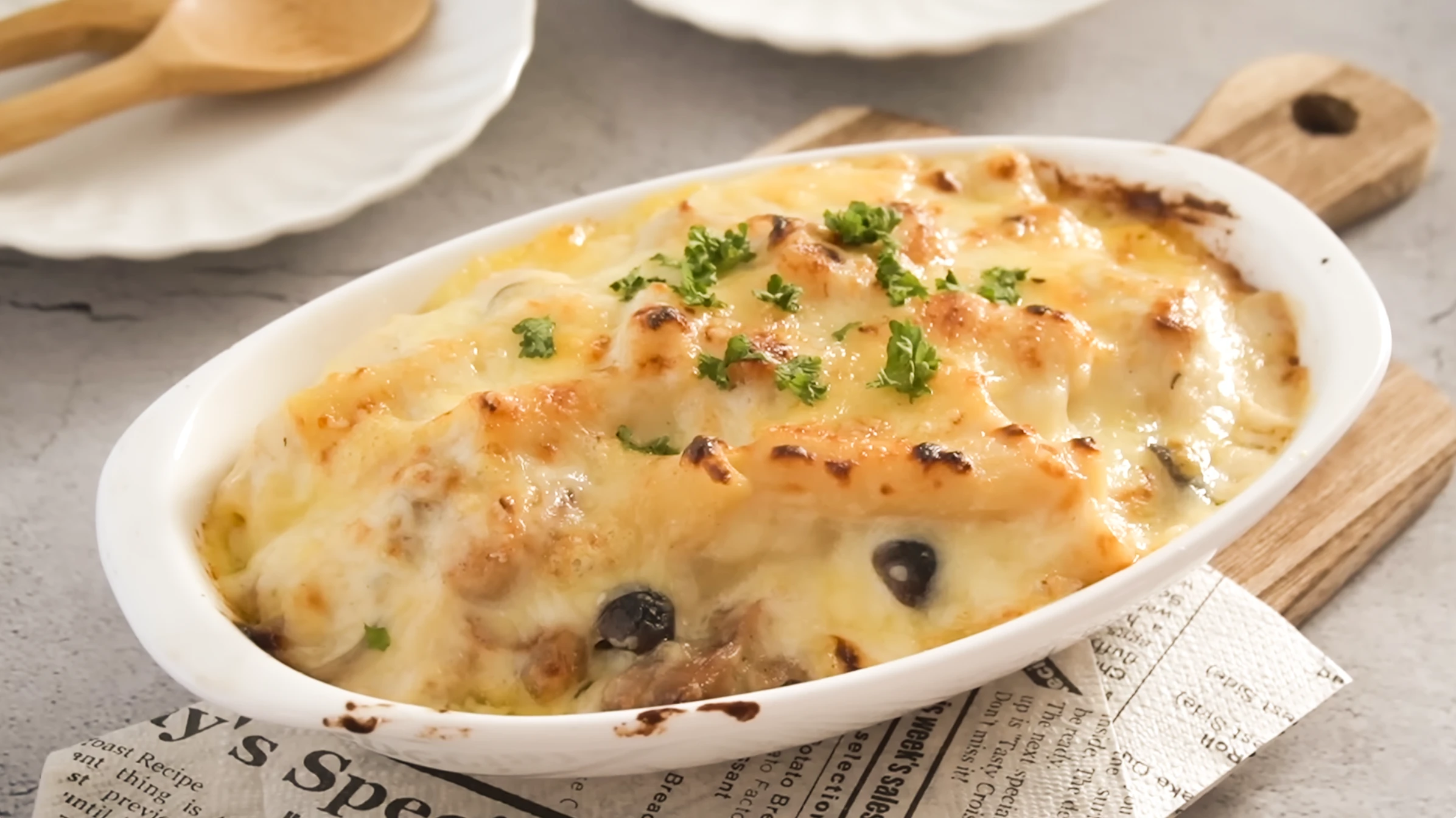 マカロニグラタンの作り方☆意外と簡単！濃厚クリーミーな美味しいホワイトソースの作り方やマカロニを茹でるコツをご紹介します☆-How to make Macaroni Gratin-【料理研究家ゆかり】